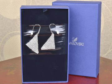 5swarovski-fit-small-pierced-earrings-silver_1