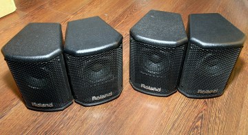 roland-4-satellite-speakers-from-pm-30-drum-monitor_52