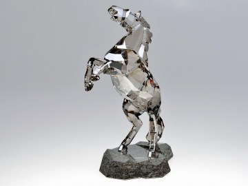 swarovski-rearing-stallion-on-granite-base_2