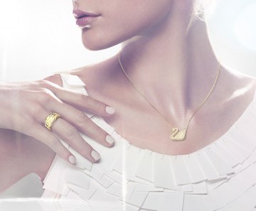 swarovski-swan-necklace-gold_4